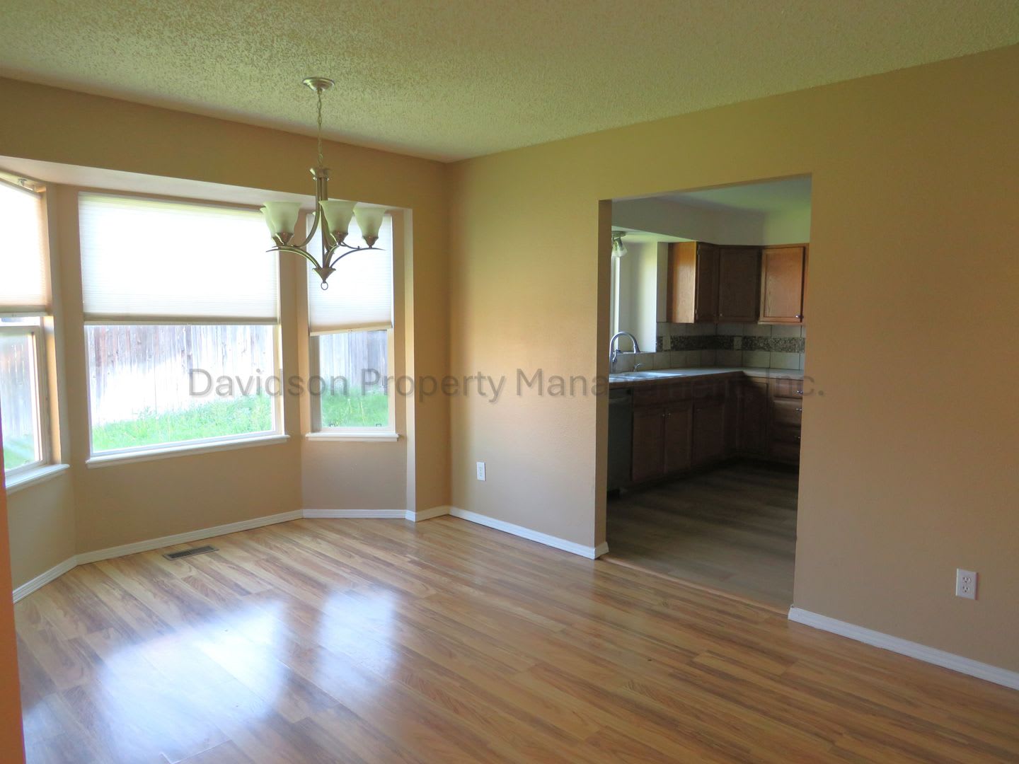 Beautiful 4 Bedroom House In Eastern Colorado Springs – photo 4