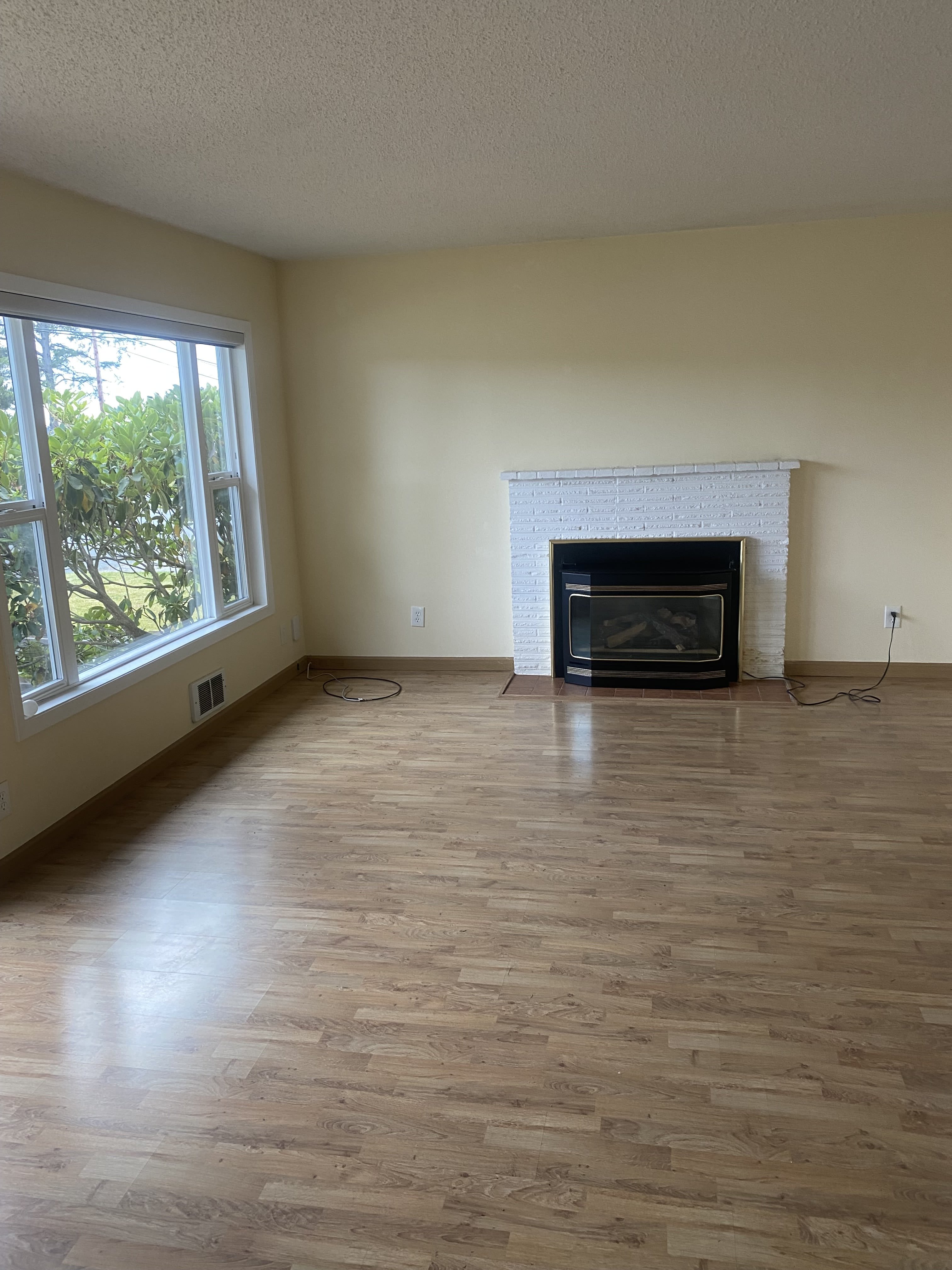 323 Ne 7th St – photo 2