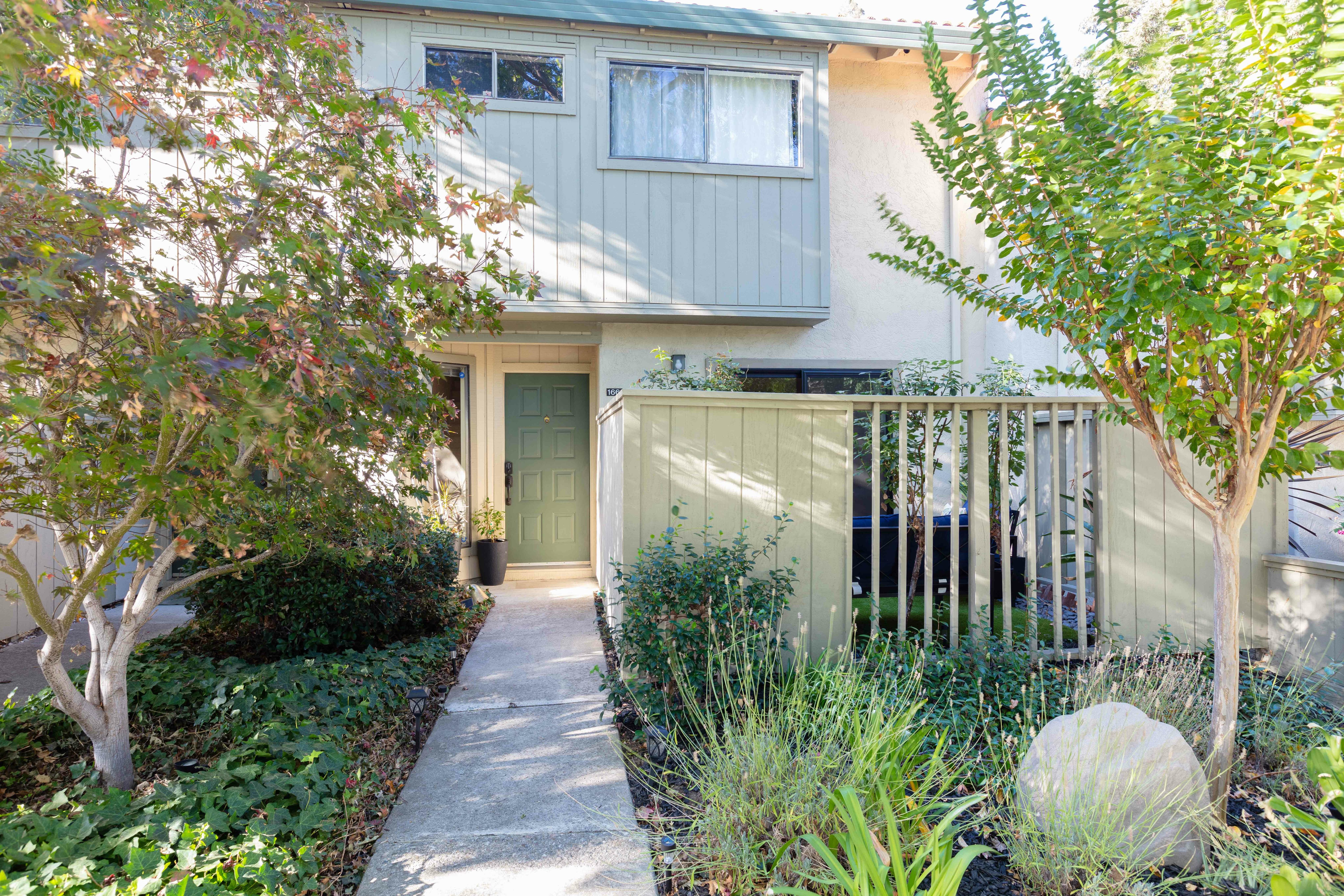 1660 Parkside Drive – photo 1