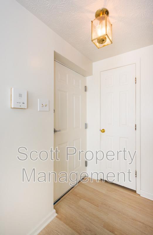 903 Woodbridge Court – photo 1