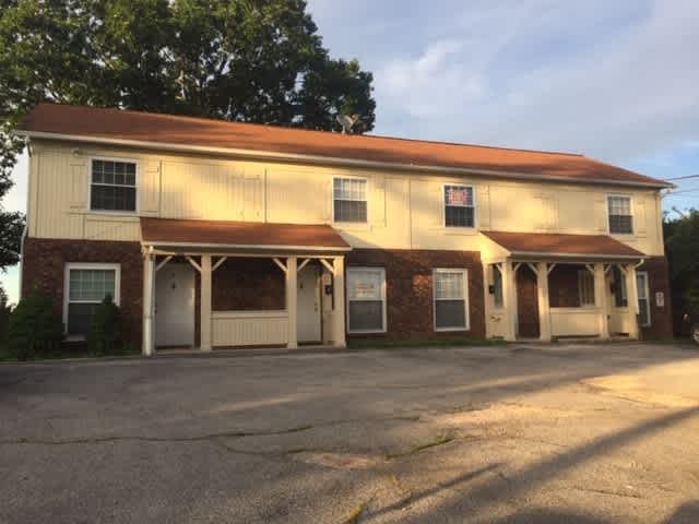 121 Oakwood Rd. – photo 1