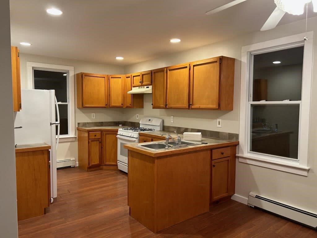 81 Railroad Ave – photo 4