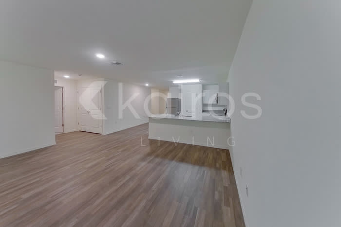 466 Norwood Avenue South – photo 4