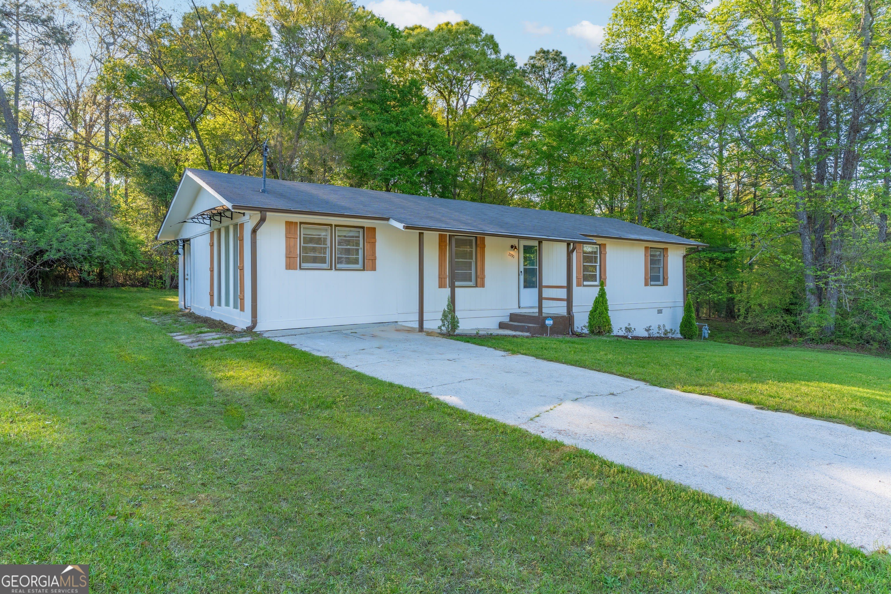 2290 Pinetree Lane NE – photo 2