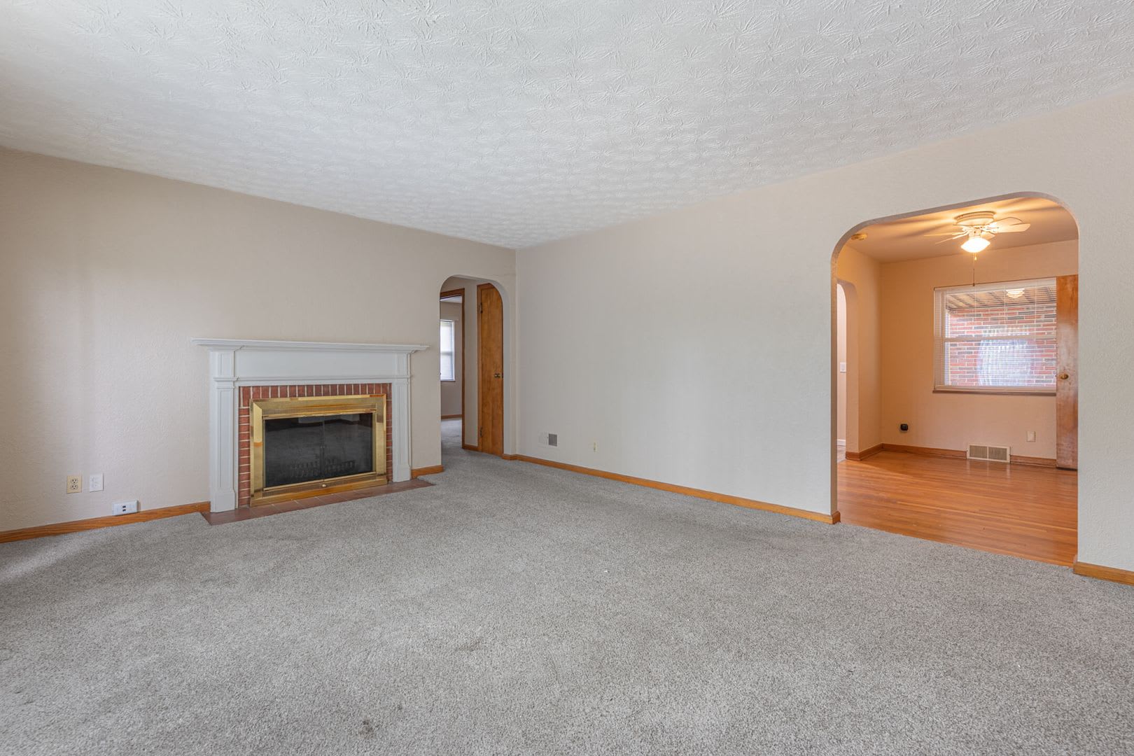 Quaint Duplex with a private Basement, Garage Space & Patio – photo 4