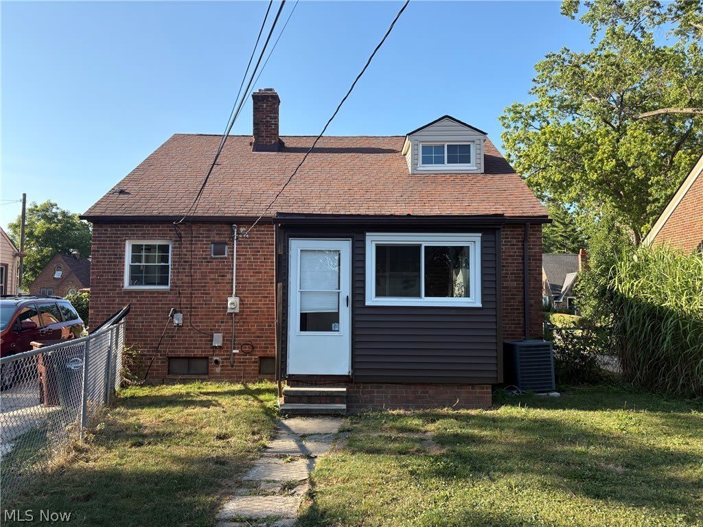 1211 Tuxedo Avenue – photo 2