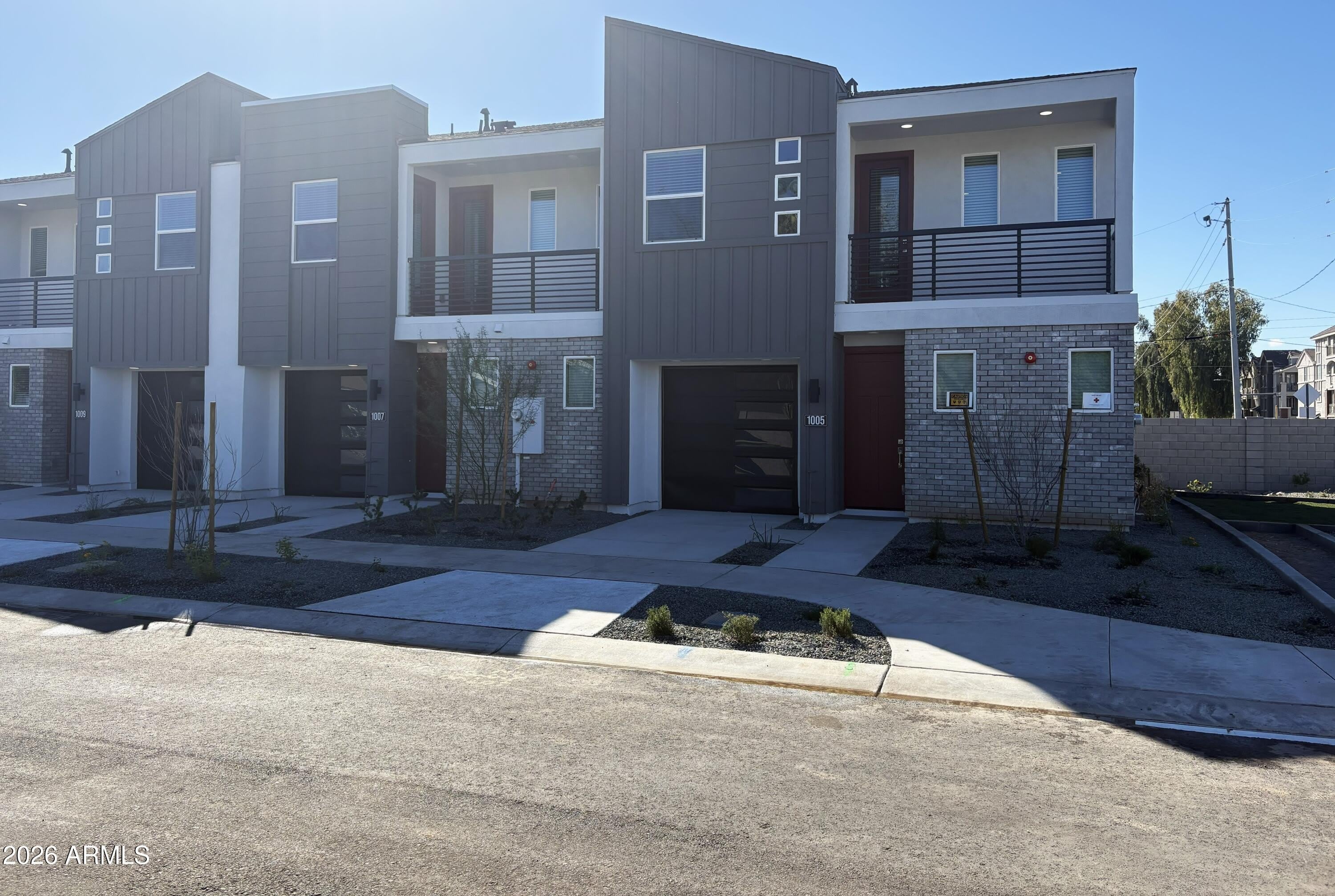 1019 E PASADENA Avenue – photo 5