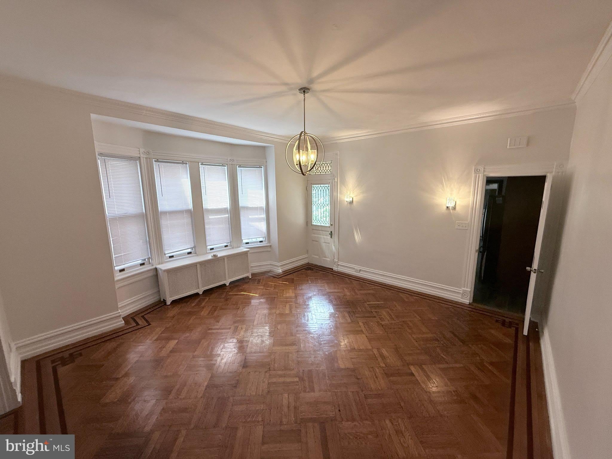 834 CENTRE Avenue – photo 3
