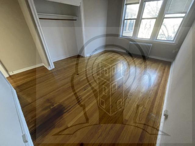 1365 W ESTES AVE. – photo 1