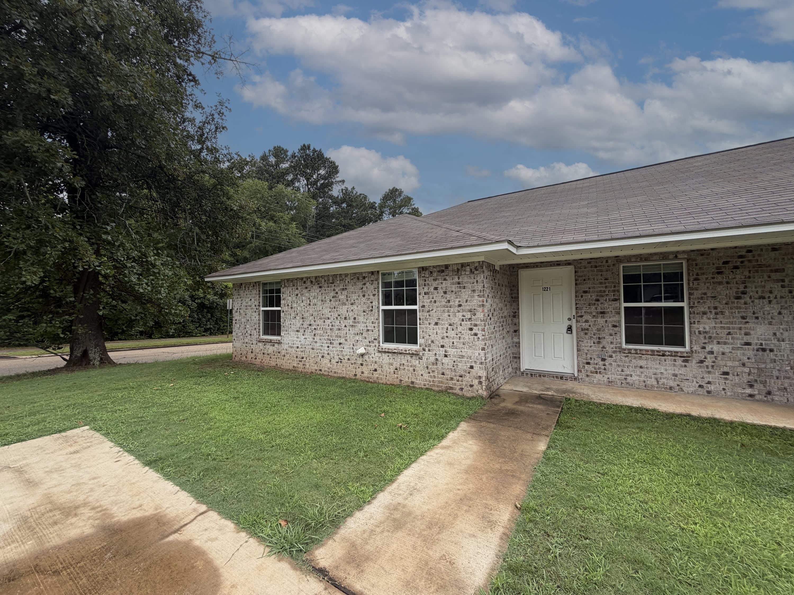 1221 Kirby Street – photo 1