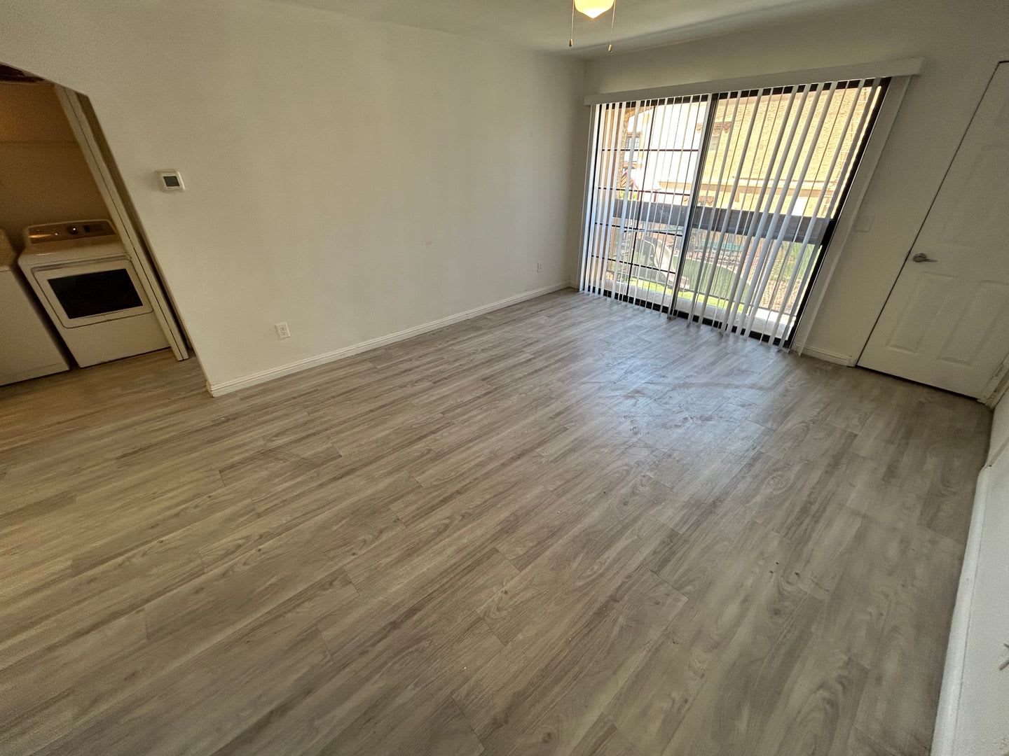 Limited Time Move In Special With This Cozy 1 Bedroom Top Floor Condo – photo 4