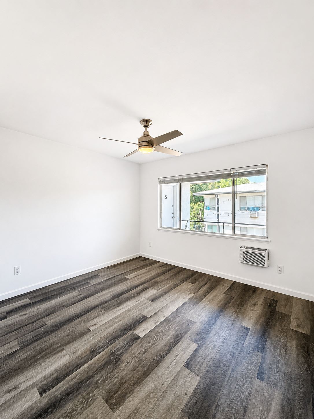 10707 Landale St – photo 4