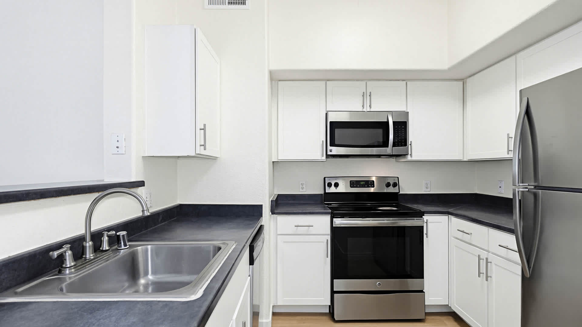 Alborada Apartments – photo 5