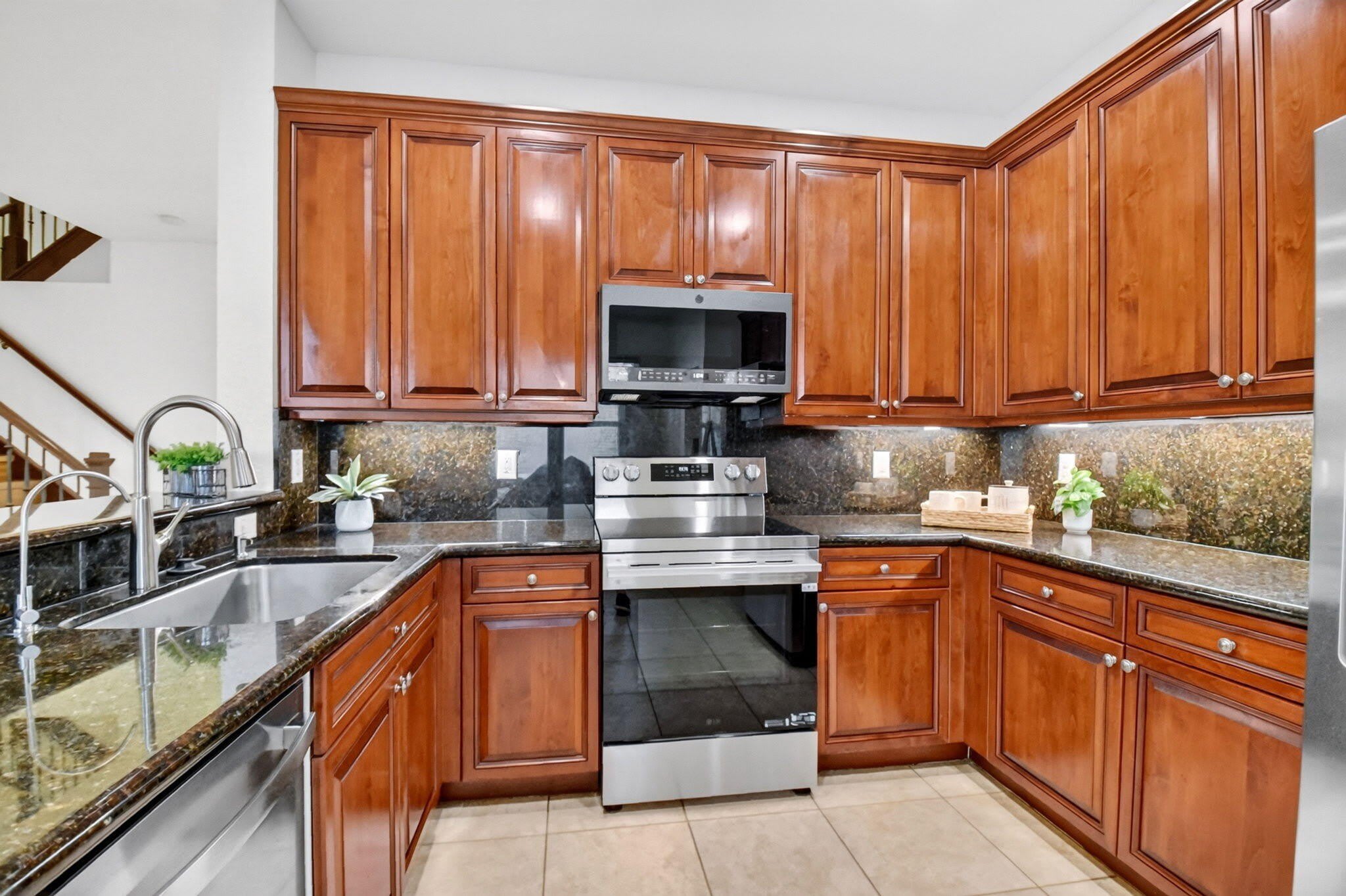 7662 Spatterdock Drive – photo 2