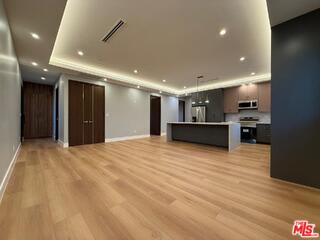 6532 Varna Avenue – photo 3