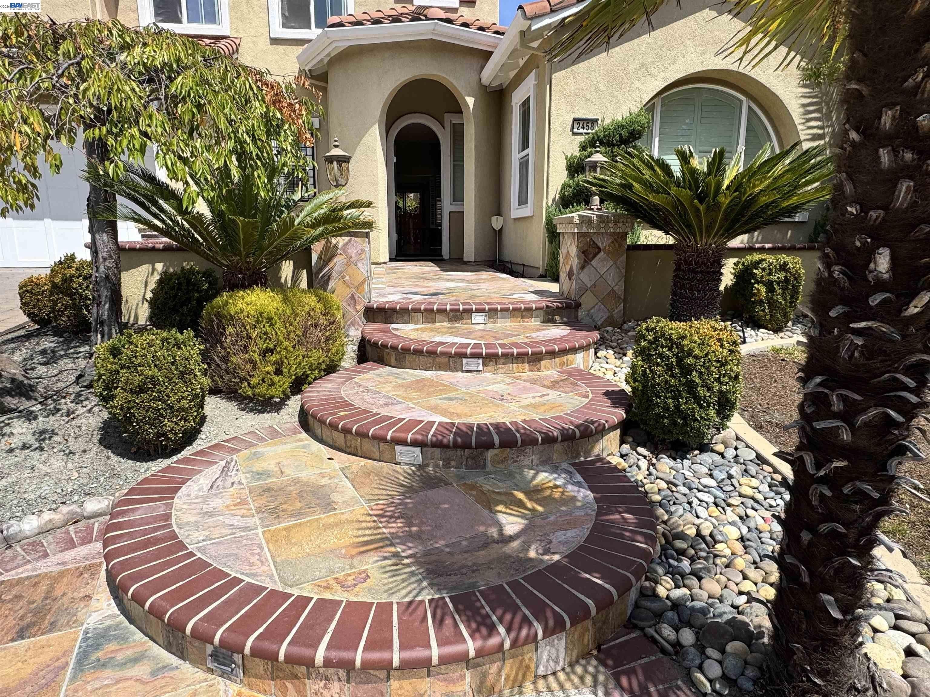 2458 Marsanne St – photo 2