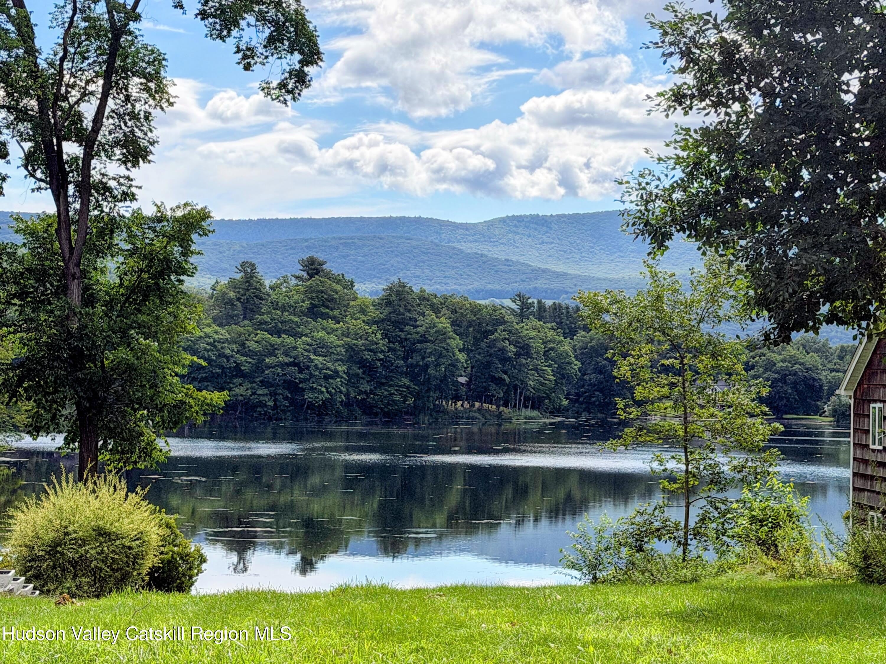 1015 Lakeview Road – photo 2