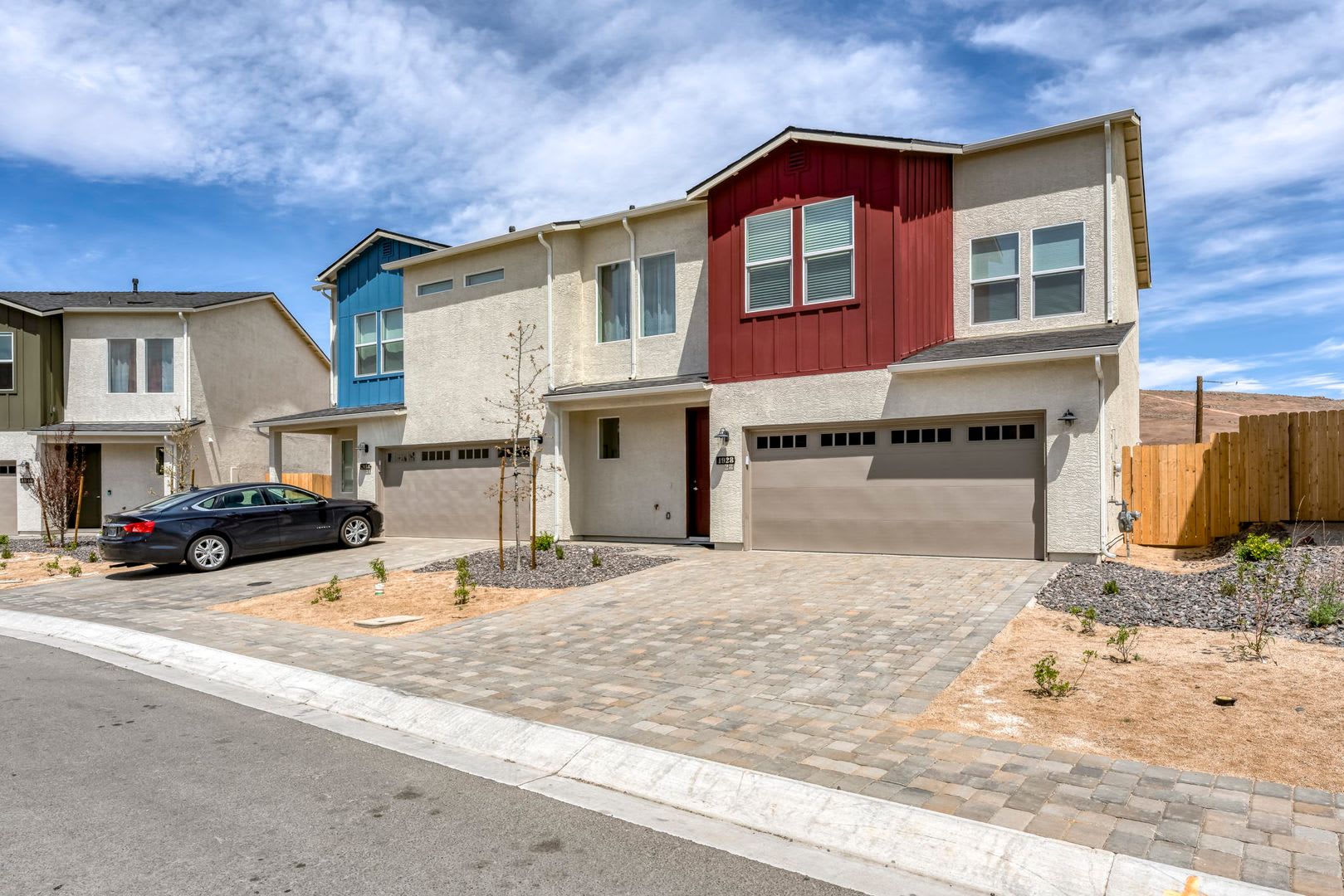 Fully Furnished Modern Townhome With Flexible Leases And All Utilities Included – photo 2
