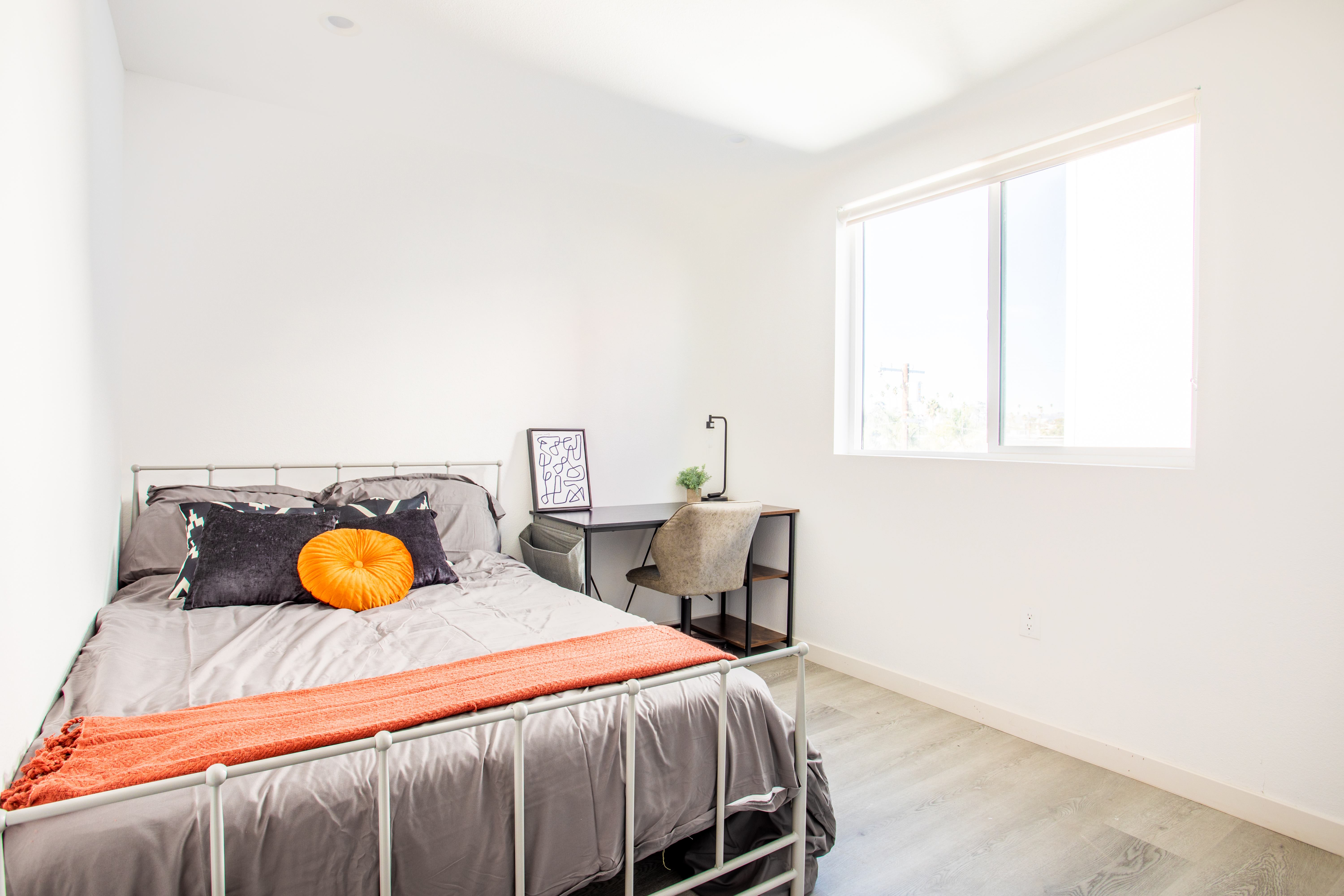 1815 W Adams Boulevard – photo 4