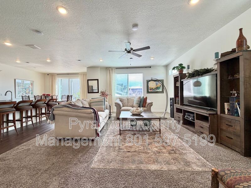 7239 Woods Rose Dr – photo 4