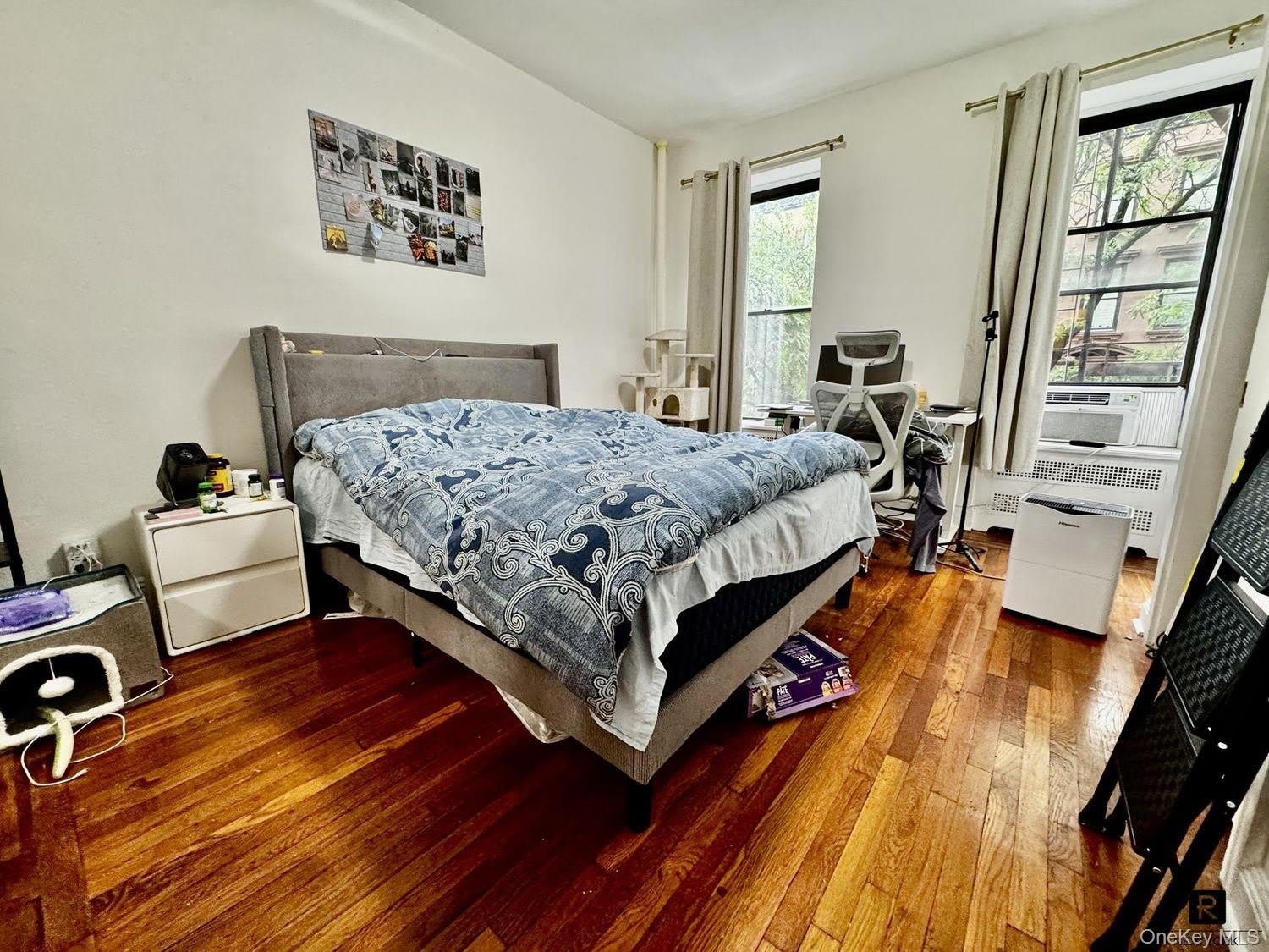452 W 47Th Street – photo 1