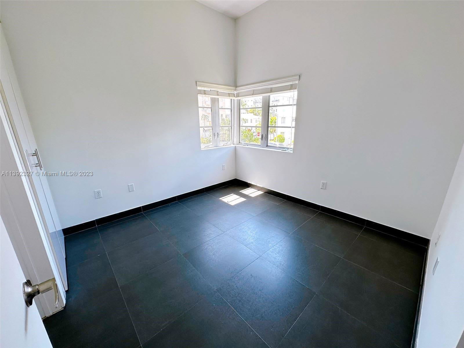 1600 Euclid Avenue – photo 2