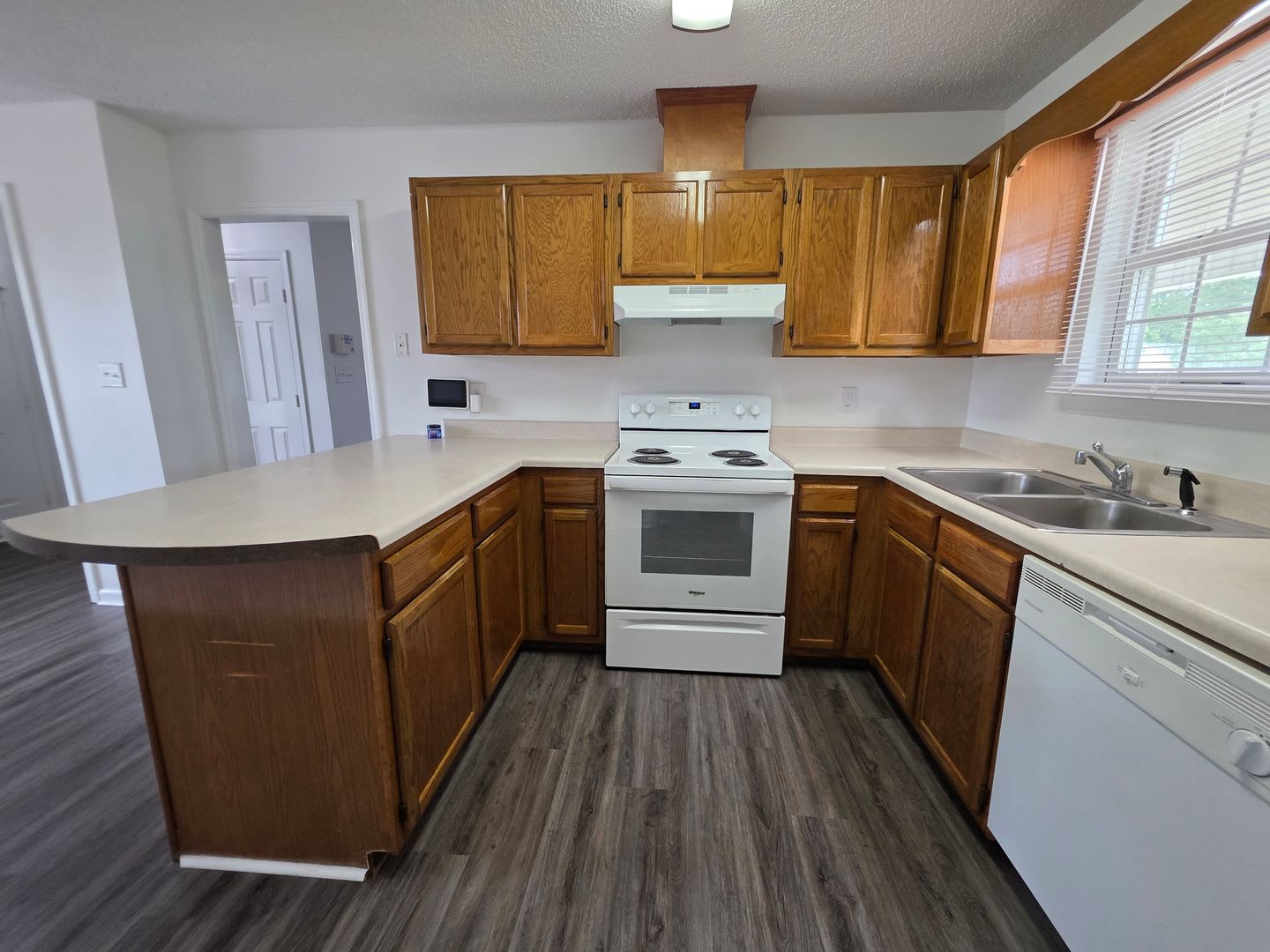 Freshly Updated 4-Bedroom Home on a Spacious Corner Lot in Horse Creek Farms – photo 4