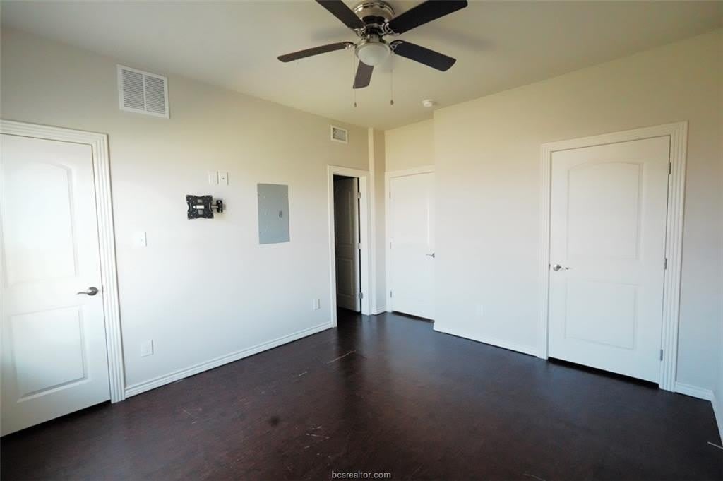 2910 Town Square Avenue – photo 4