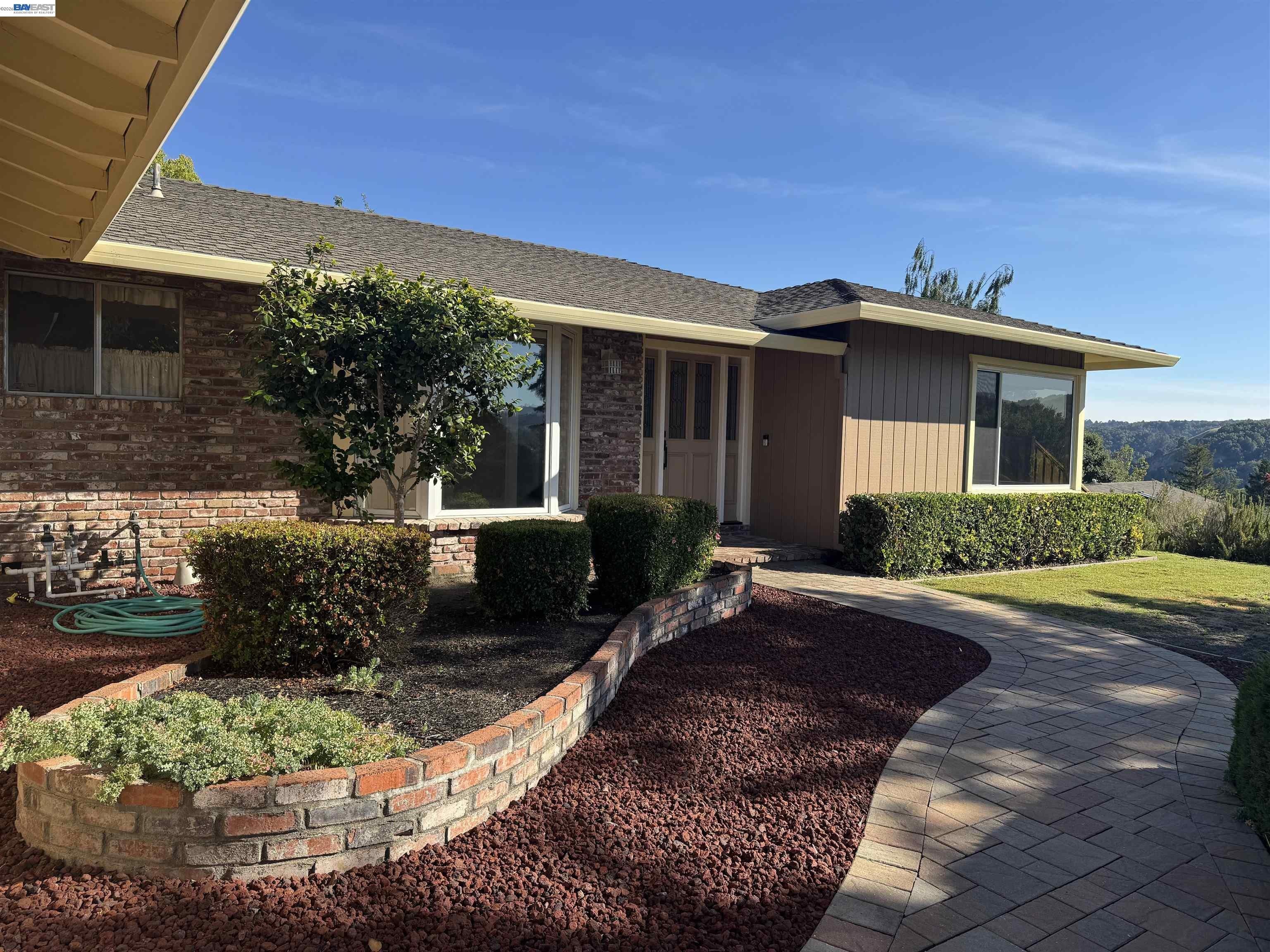 1088 Country Club Dr – photo 3
