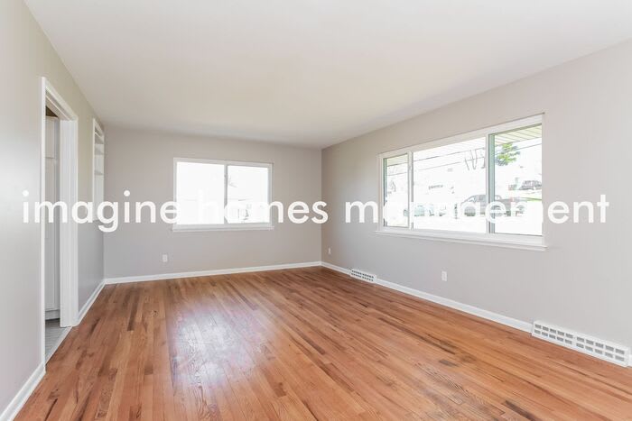 10755 Plainfield Road – photo 4