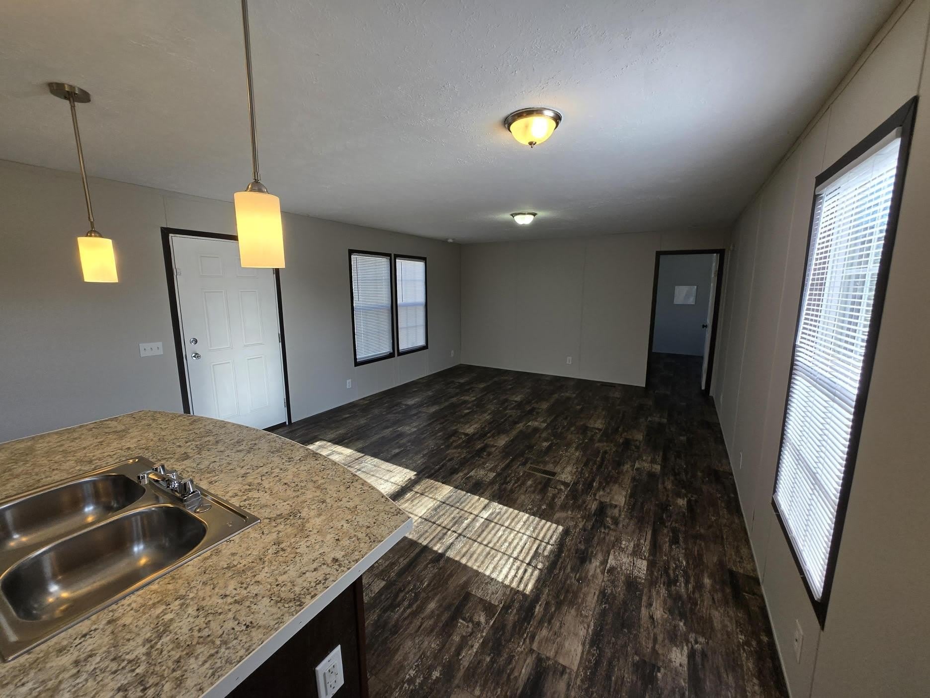 6045 Frederick – photo 2