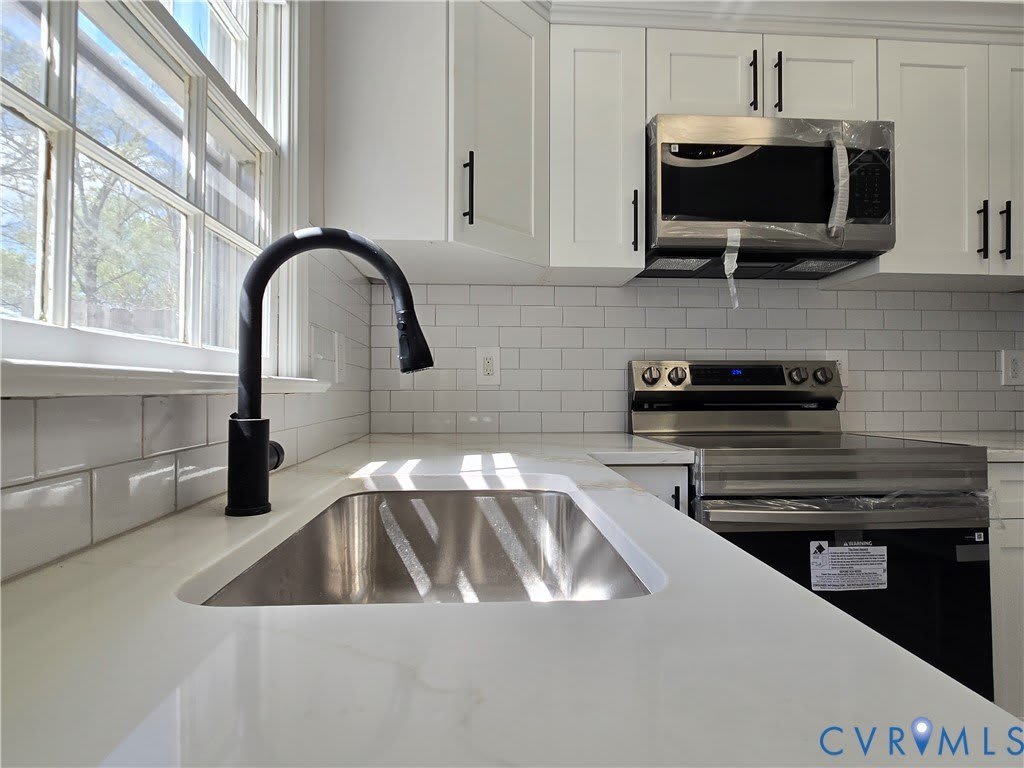 419 Airycrest Drive – photo 4
