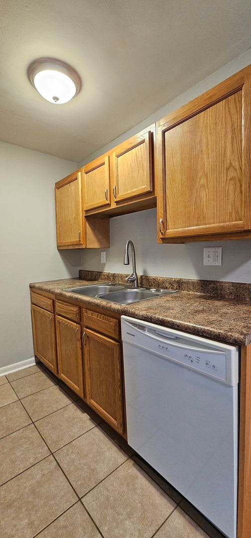Shadowood Apartments IV – photo 4