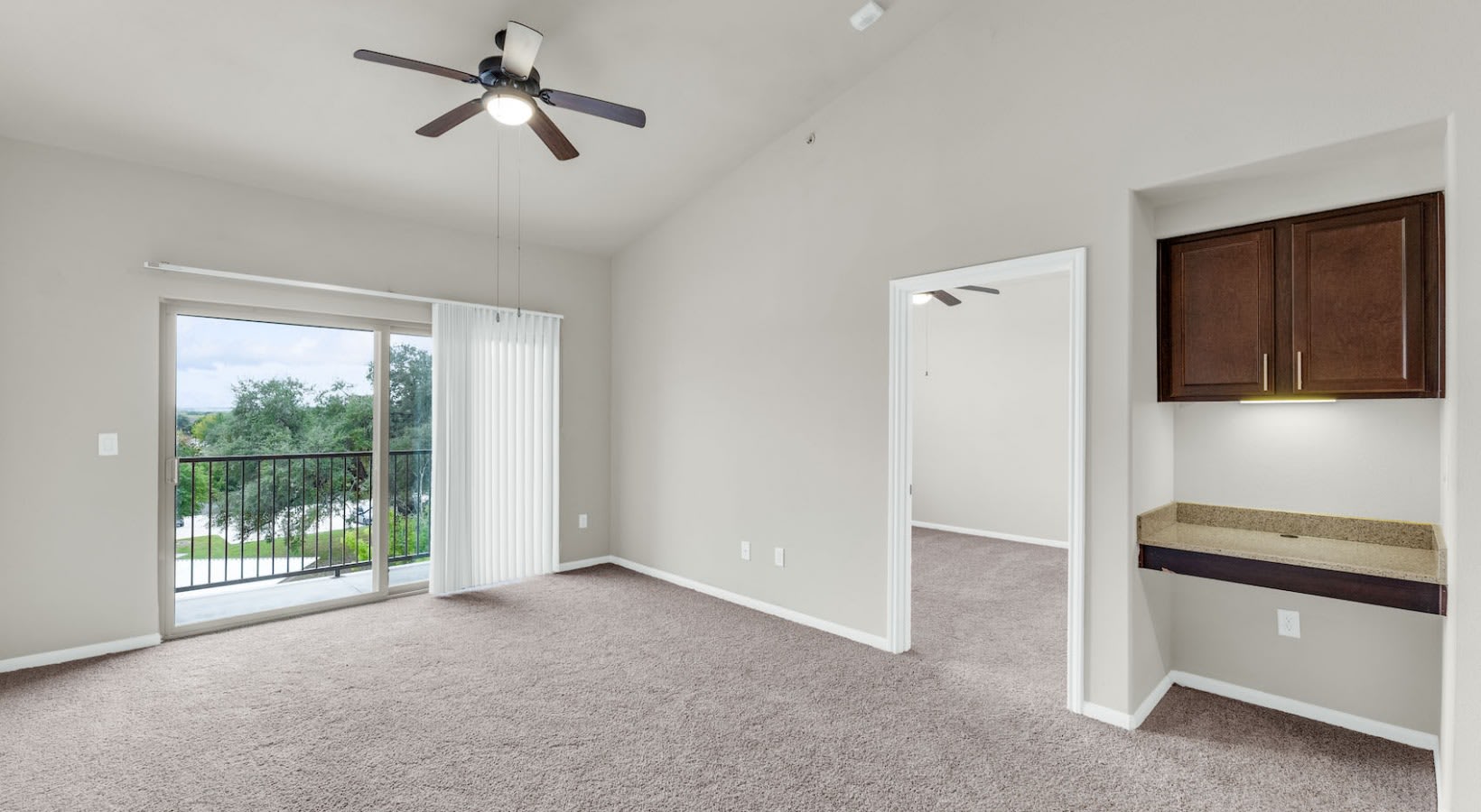 1301 Ne Inner Loop – photo 4