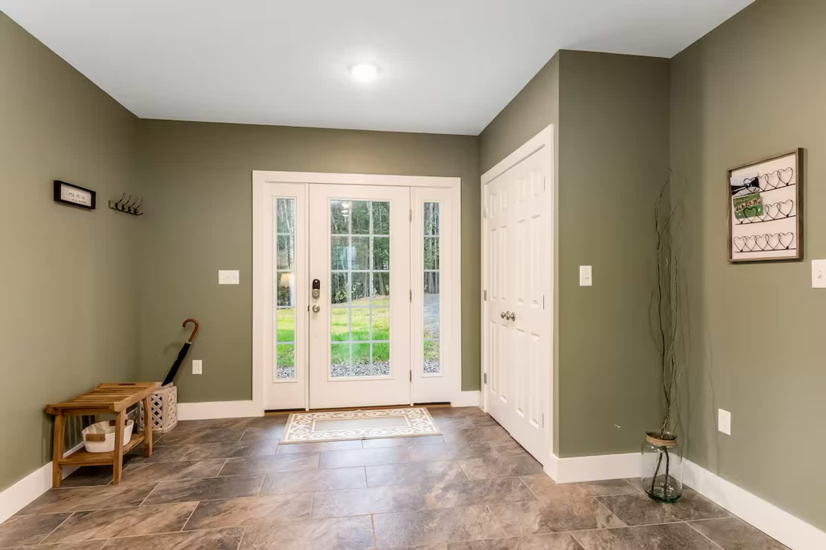 4 Bedroom in Waterbury, VT Available NOW (Furnished + Utilities included) – photo 4