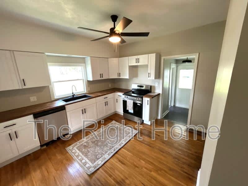 4444 N 60th St – photo 4