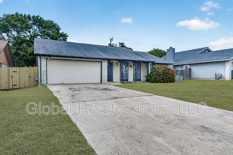 7713 Narrow Pass St – photo 2