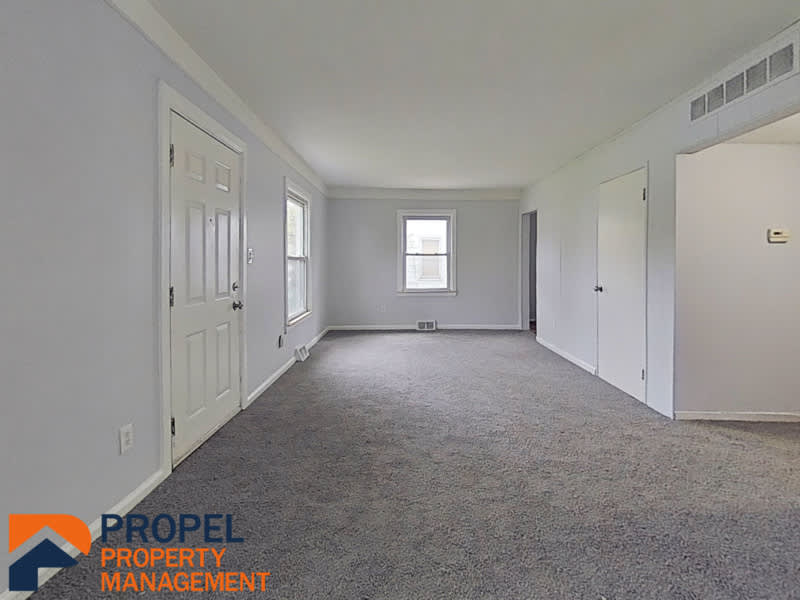 26313 Southwestern Highway – photo 4