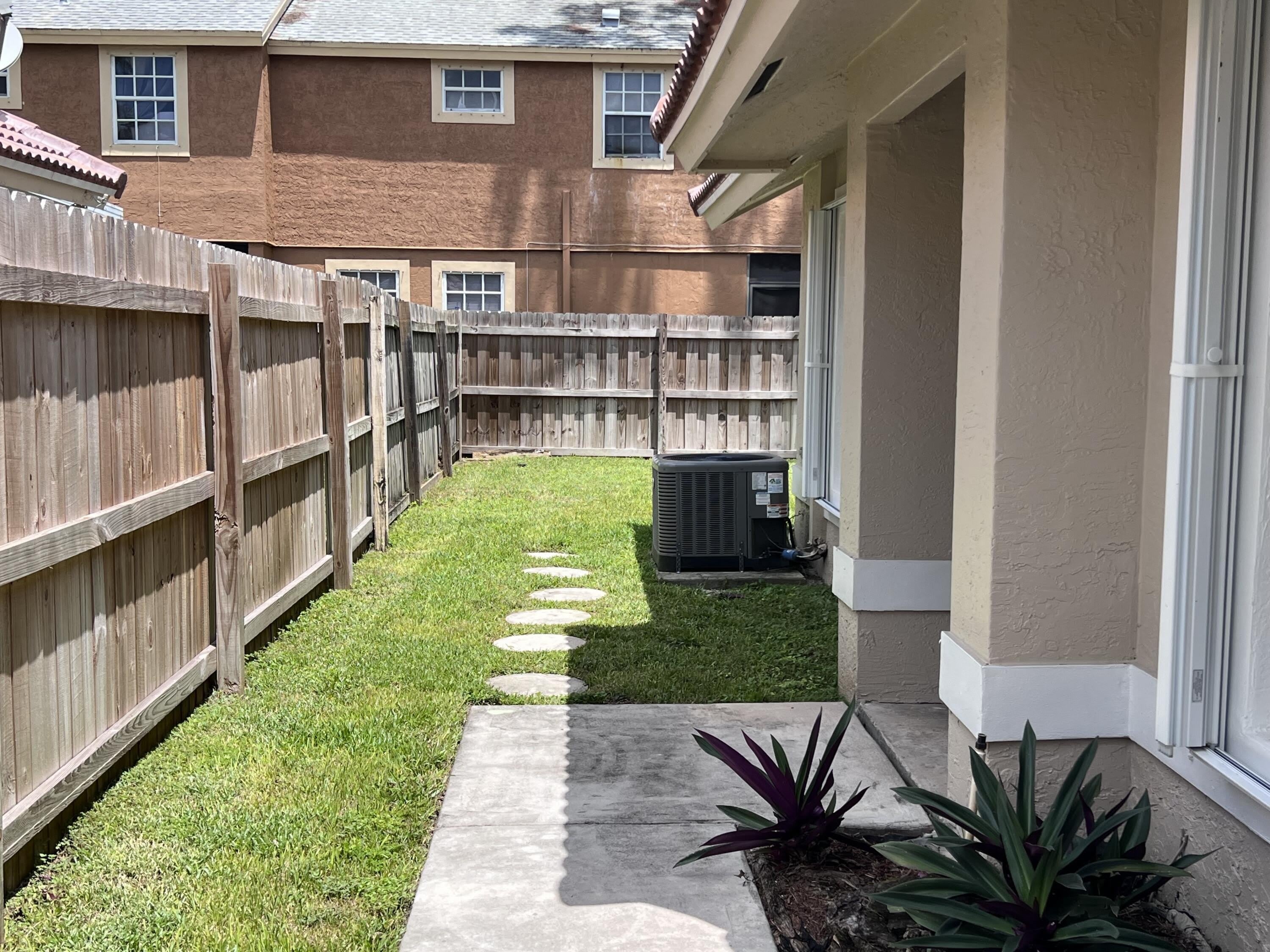 1598 Hawthorne Place – photo 3