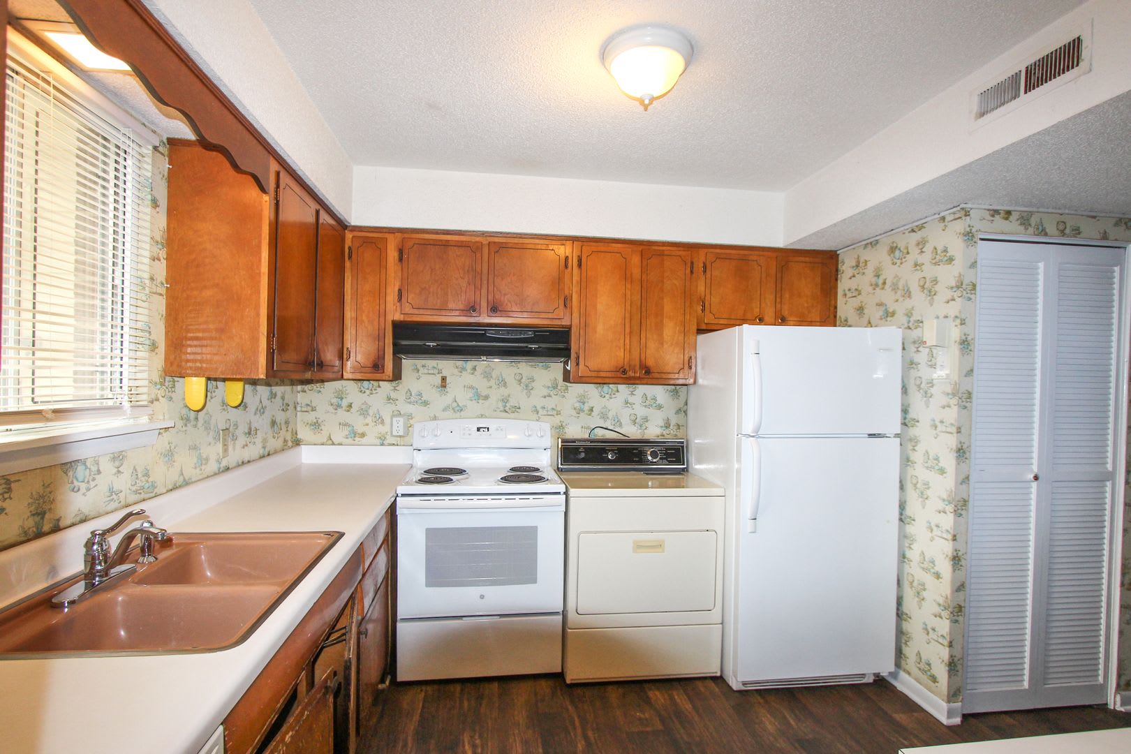 2 bedroom, 2.5 bath townhouse-style condo located across from NC State's Centennial Campus – photo 5