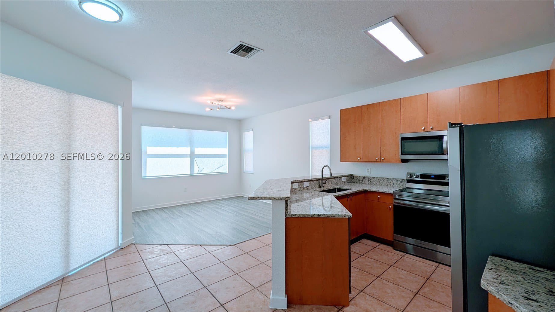 2151 NE 37th Ter – photo 5