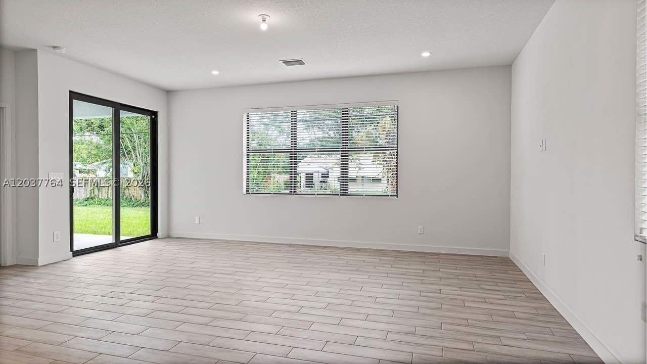 7704 Pacific Ave – photo 4
