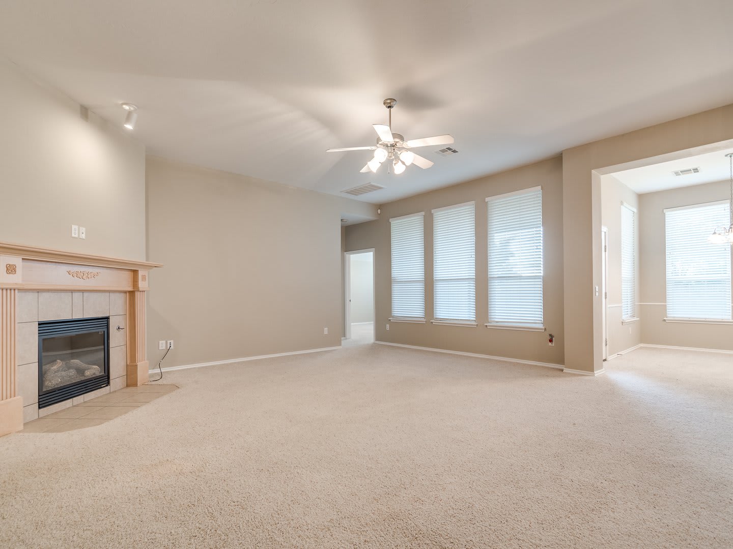 4 Bedroom Deer Creek Schools Valencia Neighborhood – photo 4