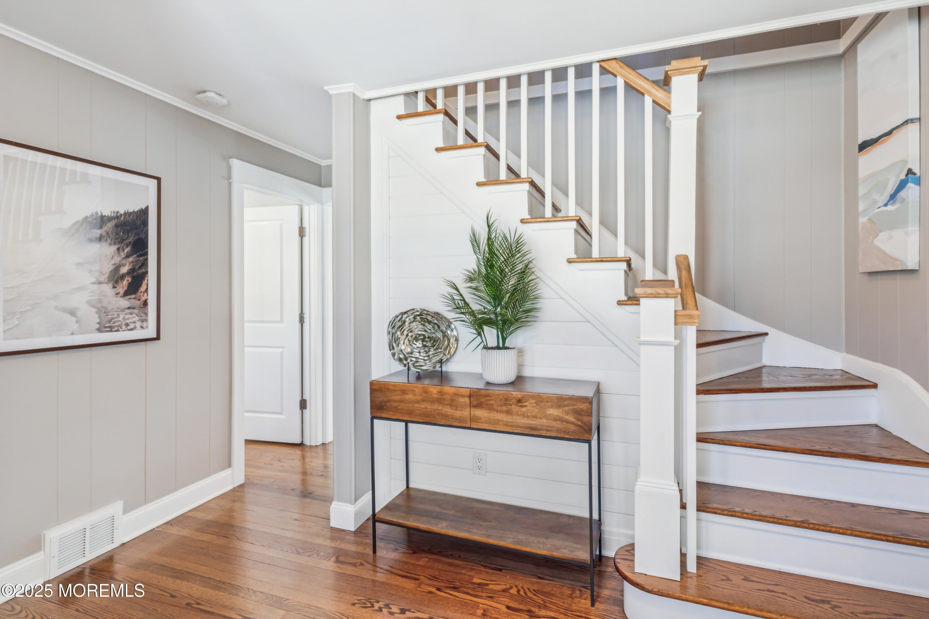 242 Curtis Point Drive – photo 4