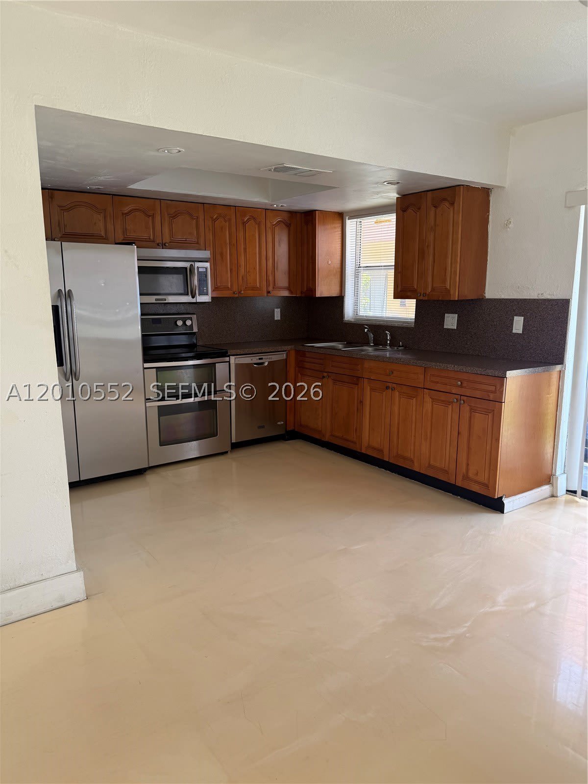 5231 Nw 27Th St – photo 3