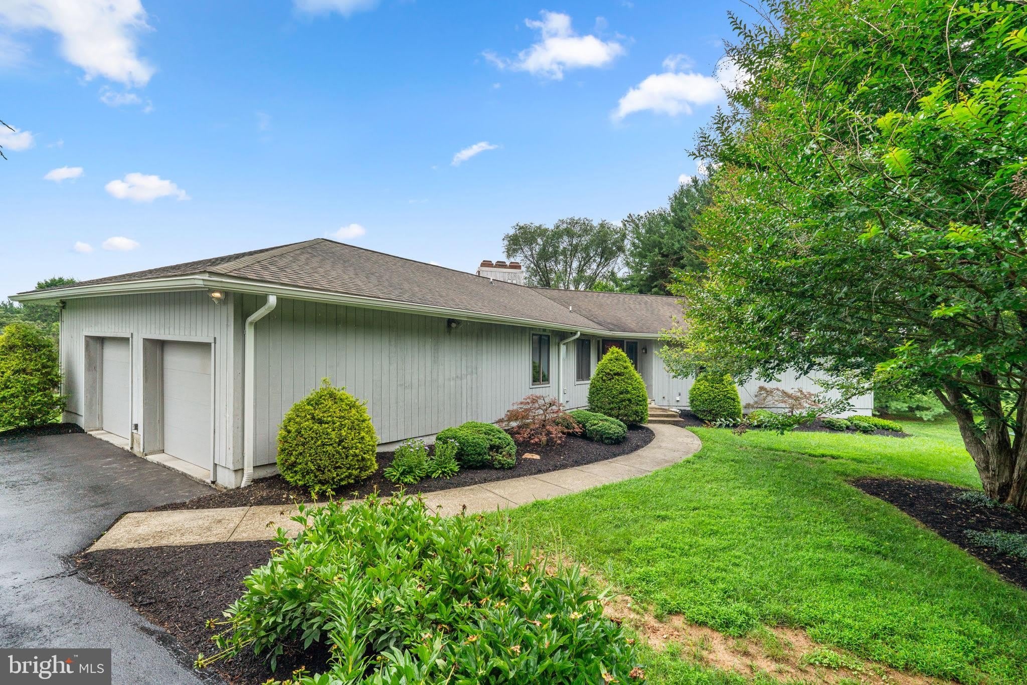 1920 Woodstock Road – photo 3