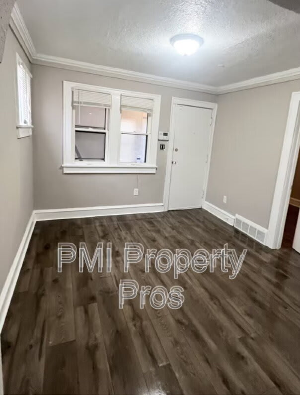 4678 N 49th St – photo 3