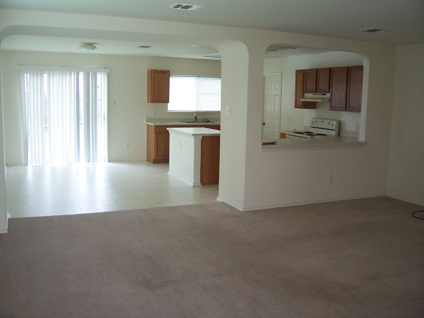 3 Bedroom Home in a Great Neighborhood – photo 3