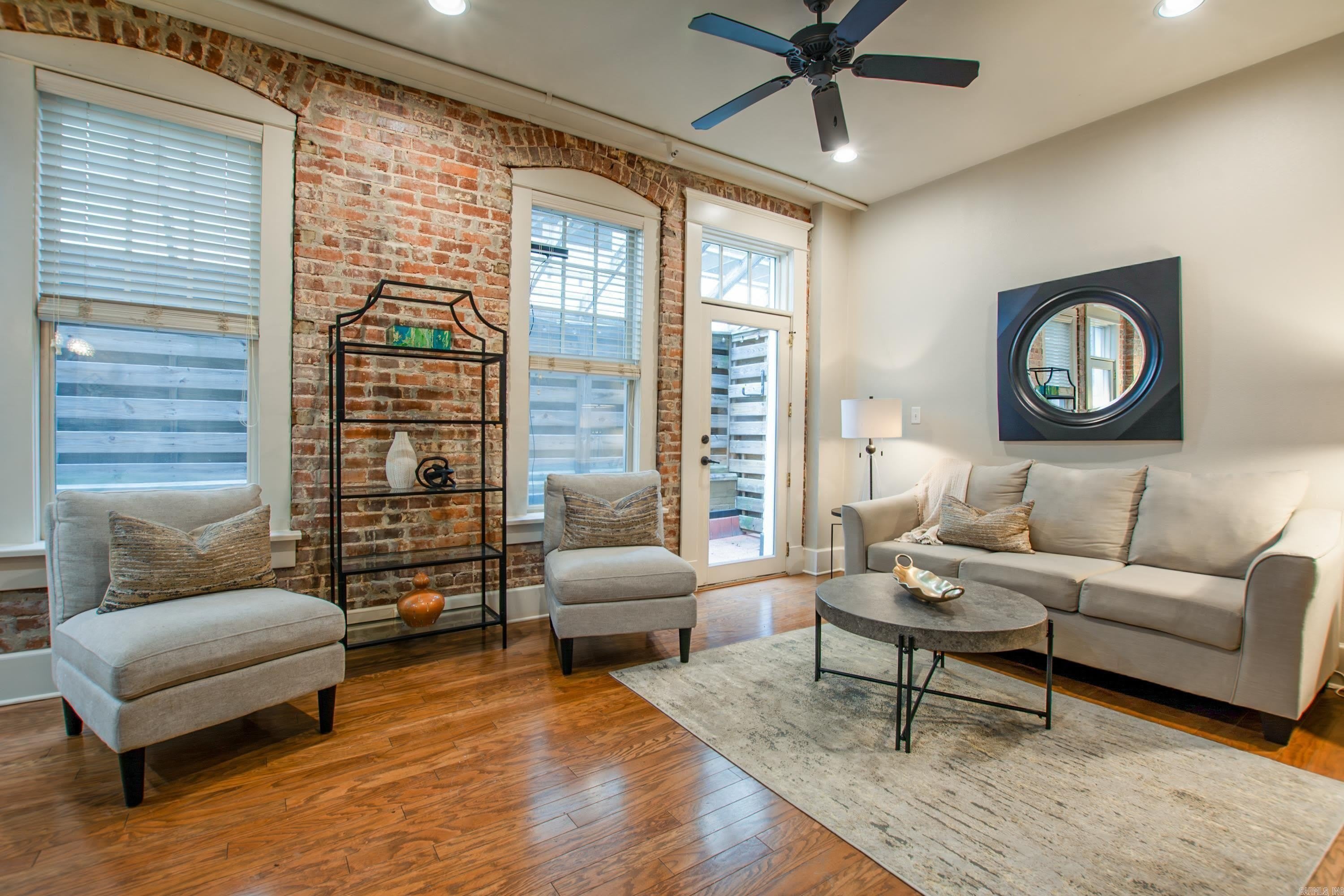 614 Center Street Apt 4 – photo 3