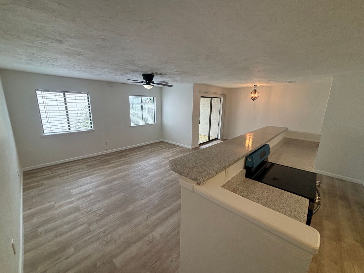 2 Bedroom 2 1/2 bath in the Lakes Townhome Community! Complete Remodel! – photo 2